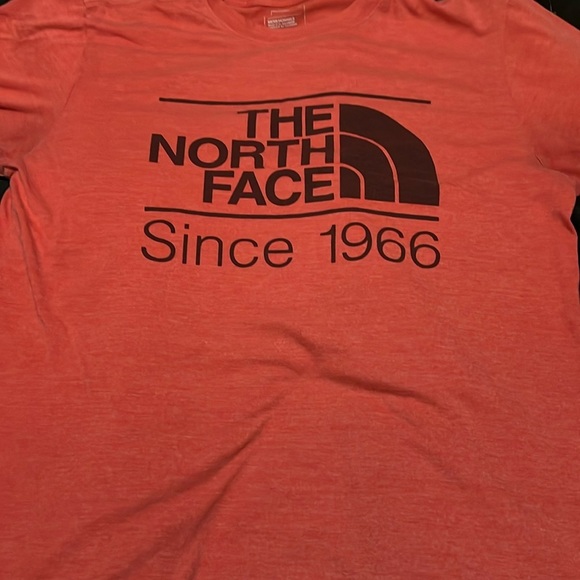 The North Face men’s tshirt brick color, men’s slim fit medium - Picture 1 of 7